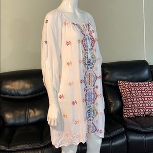 Chic Connection Embroidered White dress Size M